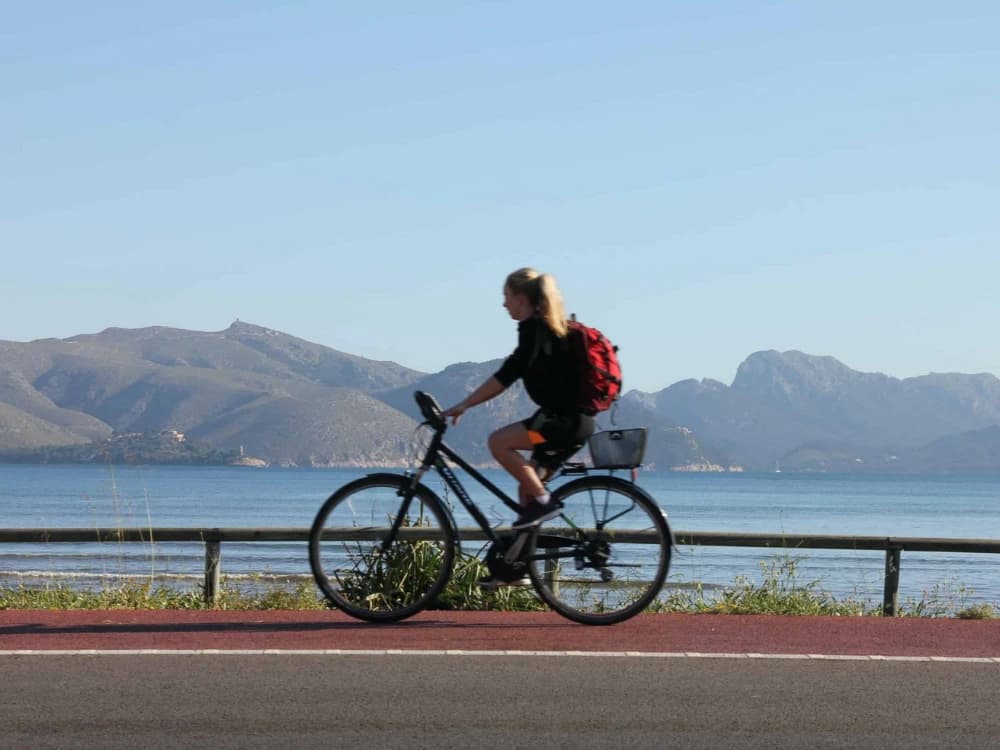 5 good reasons to travel alone by bike 5-good-reasons-to-travel-alone-by-bike-on-foot image