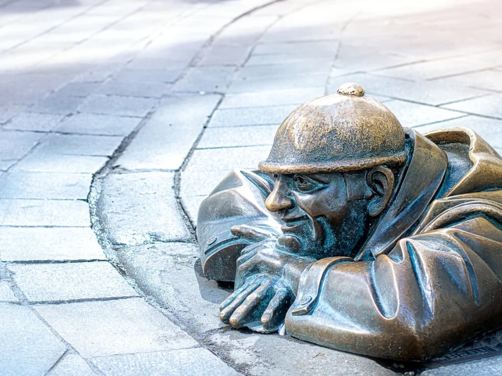 7 curiosities of East Europe that make you want to leave immediately 7-curiosities-of-eastern-europe-make-you-want-to-leave-immediately image