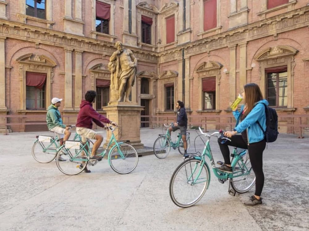 Cycle tourism in Italian cities: 3 routes bike-tourism-in-italian-cities-3-itineraries image