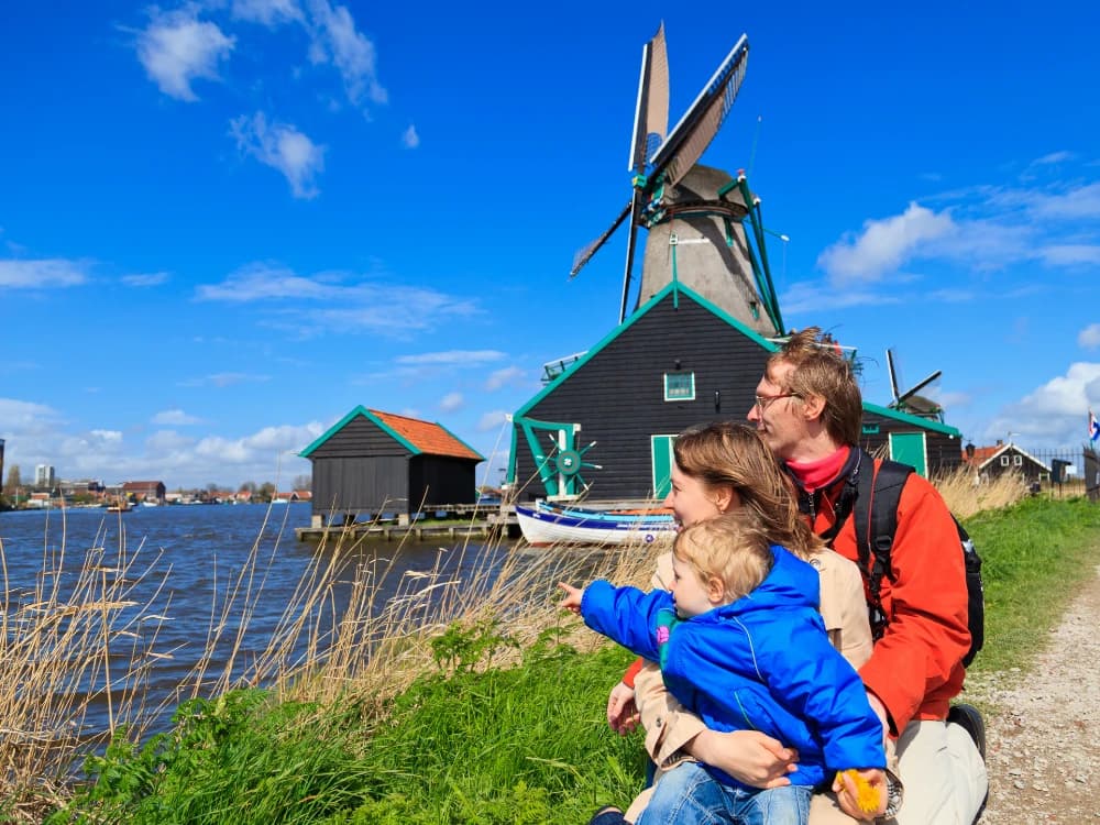 Holland with children: a bike trip for the whole family holland-with-children-family image
