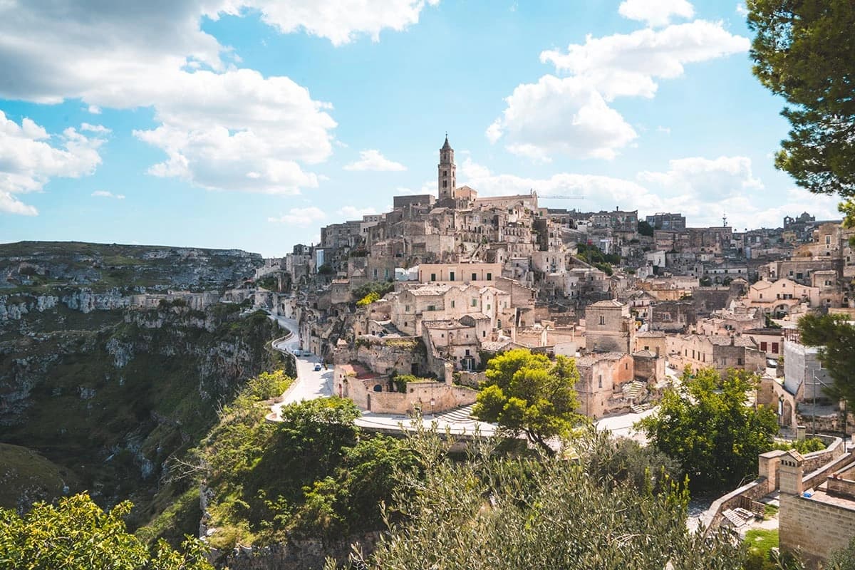 Matera by bike: itinerary to discover the city matera-by-bike-family image