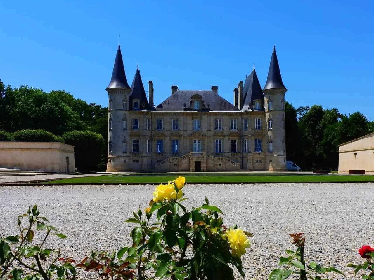Bordeaux Vineyards and the Route des Grands Crus by Bike Illustrative image, AI-generated or AI-modified: Bordeaux Vineyards and the Route des Grands Crus by Bike