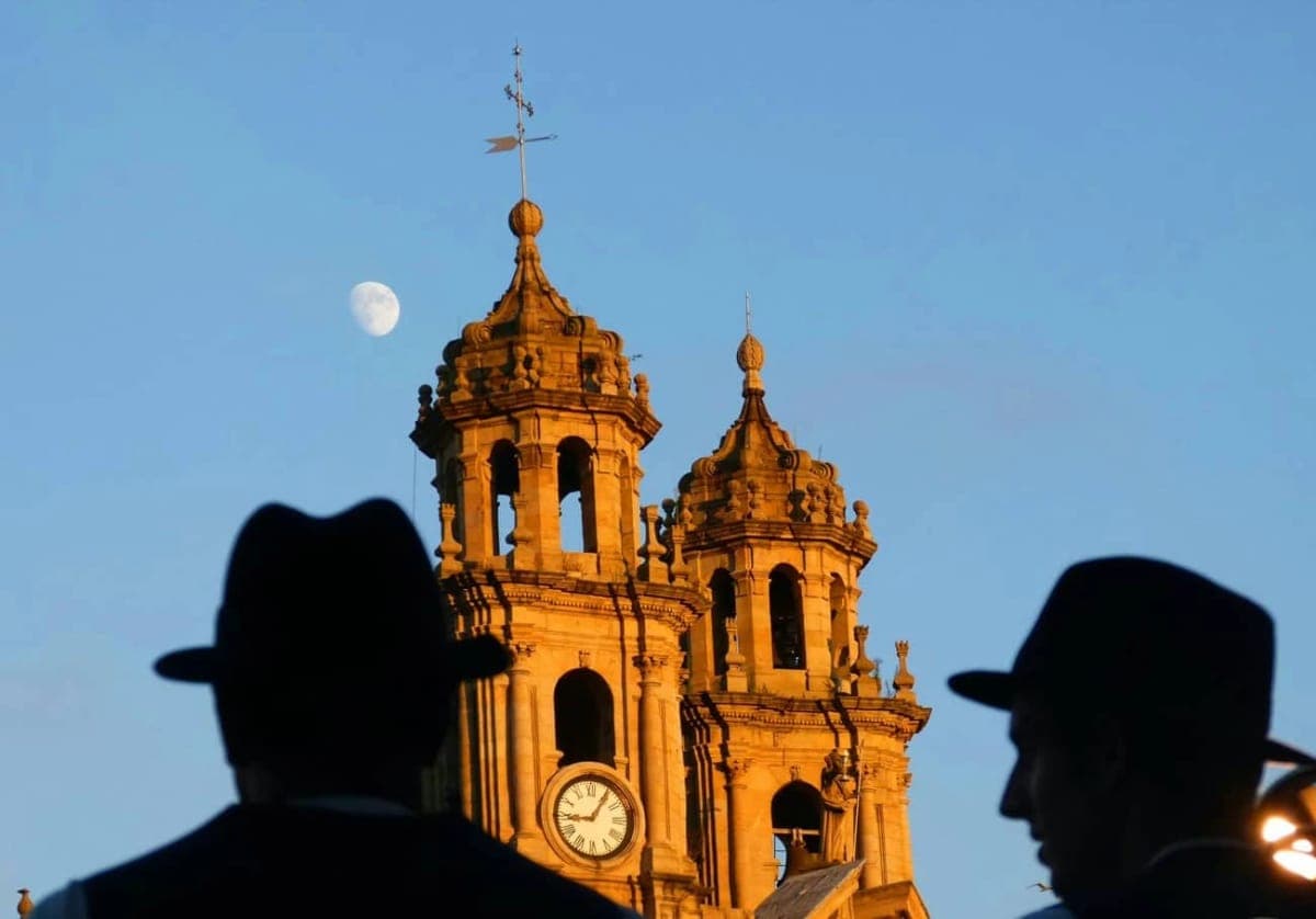 Camino de Santiago Bike Tour: Porto to Santiago de Compostela Illustrative image, AI-generated or AI-modified: Camino de Santiago Bike Tour: Porto to Santiago de Compostela