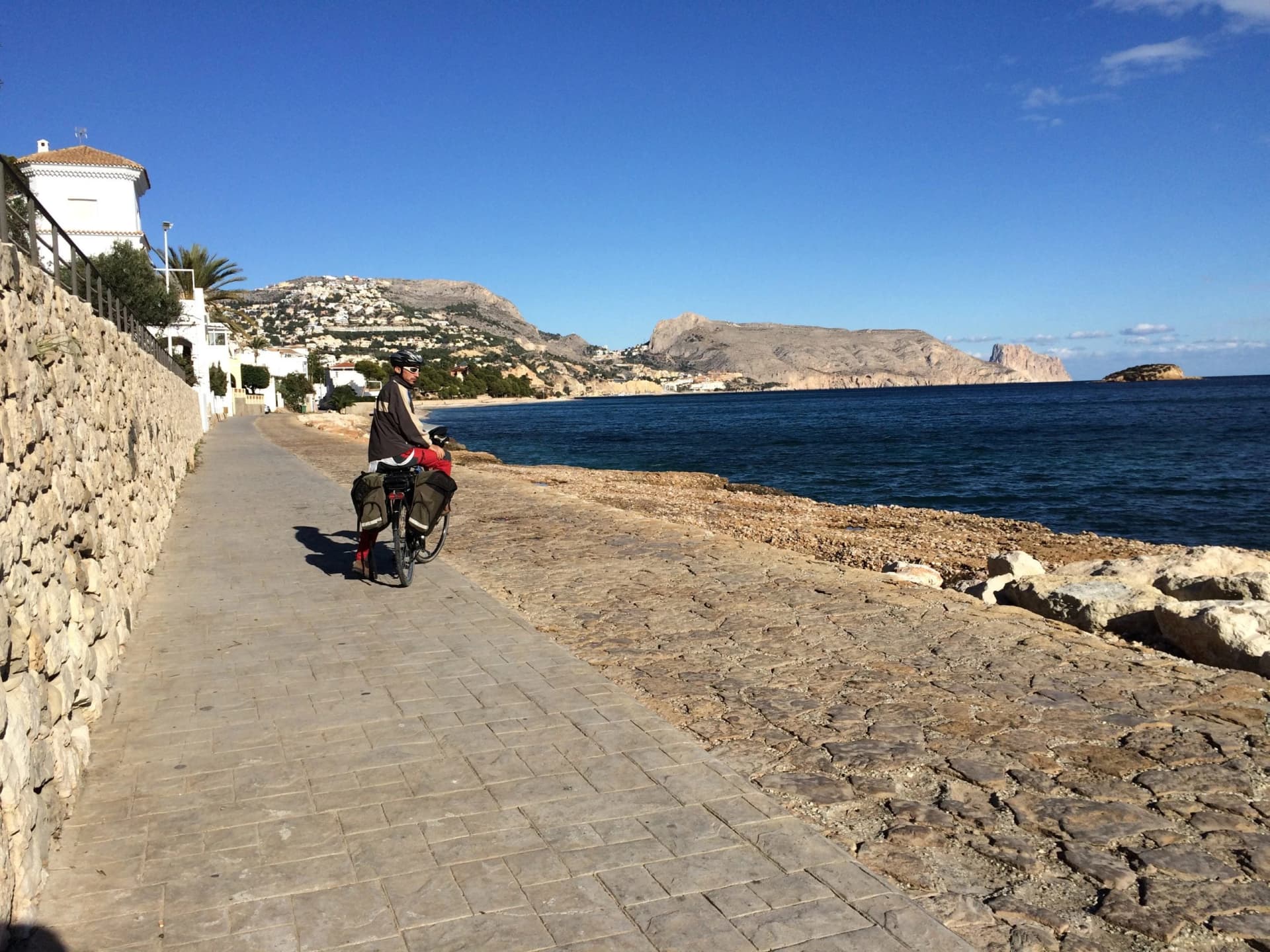 From Alacant to Valencia: Cycling the Costa Blanca Illustrative image, AI-generated or AI-modified: From Alacant to Valencia: Cycling the Costa Blanca