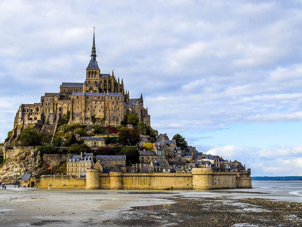 From the Corsaire Country to Mont Saint Michel Illustrative image, AI-generated or AI-modified: From the Corsaire Country to Mont Saint Michel