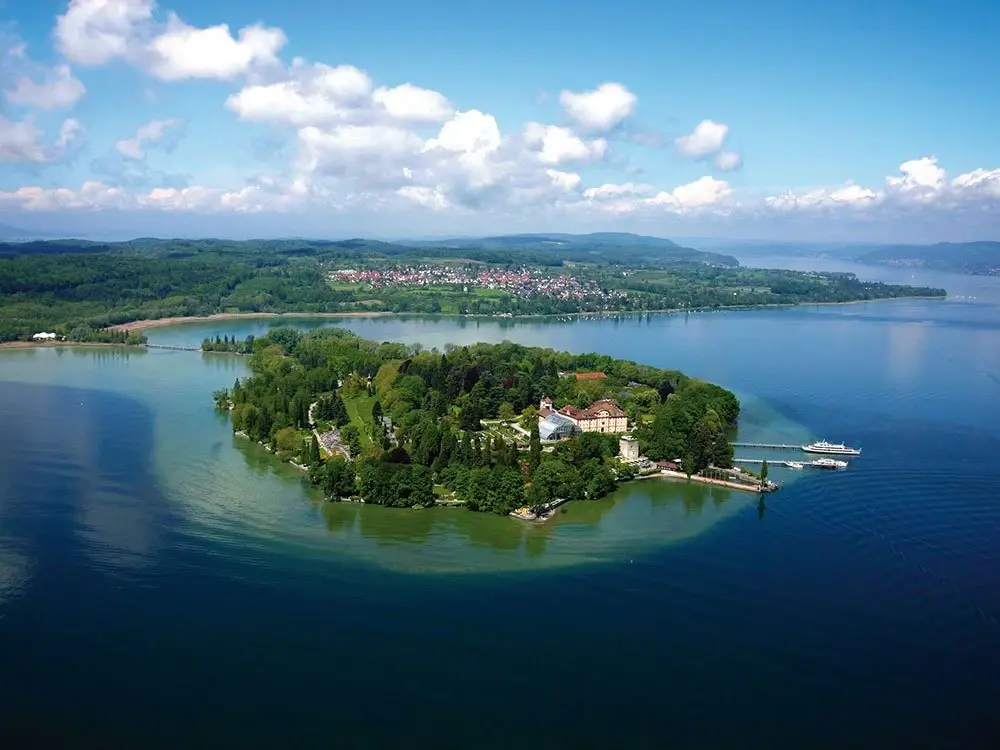 Lake Constance Family Tour: Cycling Around the Bodensee Illustrative image, AI-generated or AI-modified: Lake Constance Family Tour: Cycling Around the Bodensee