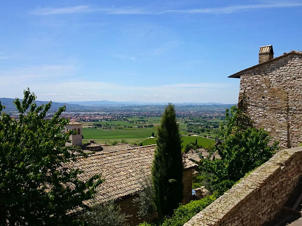 Cycling the Umbrian Valley: 5-Day Tour through Assisi, Spoleto and Montefalco Illustrative image, AI-generated or AI-modified: Cycling the Umbrian Valley: 5-Day Tour through Assisi, Spoleto and Montefalco