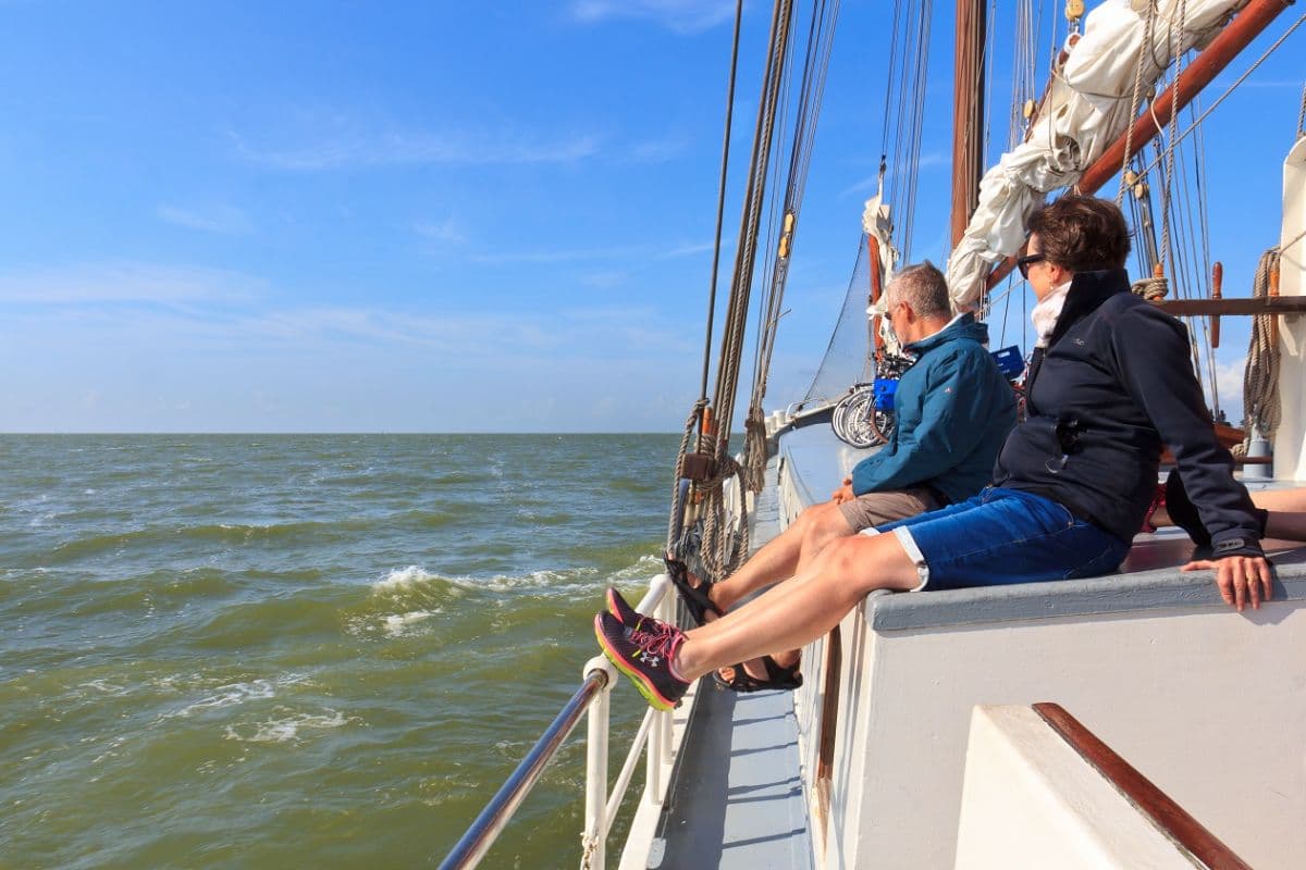 Sail & Bike Wadden Sea Illustrative image, AI-generated or AI-modified: Sail & Bike Wadden Sea