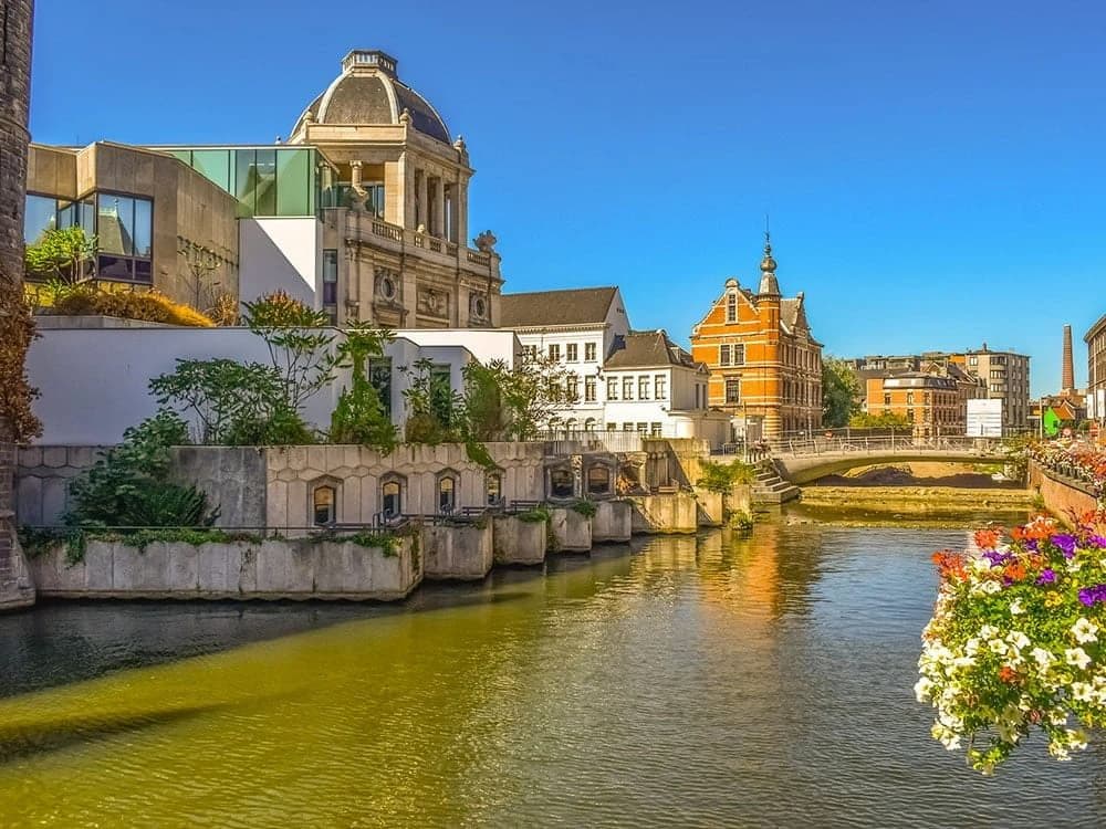 The Best of Holland and Belgium: Amsterdam to Bruges by Bike and Barge Illustrative image, AI-generated or AI-modified: The Best of Holland and Belgium: Amsterdam to Bruges by Bike and Barge