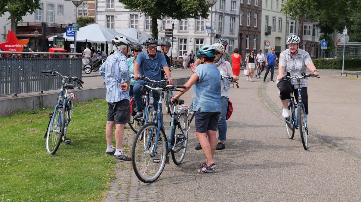 Amsterdam to Maastricht Boat & Bike Tour amsterdam-maastricht-boat-bike