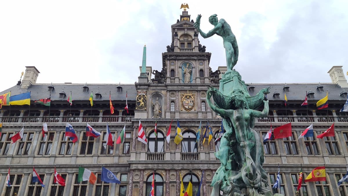 Amsterdam to Paris 10-Day Boat & Bike Tour amsterdam-paris-boat-bike