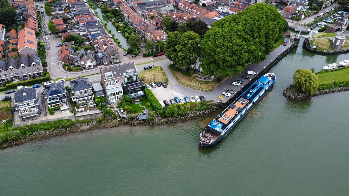 Amsterdam to Paris 10-Day Boat & Bike Tour amsterdam-paris-boat-bike