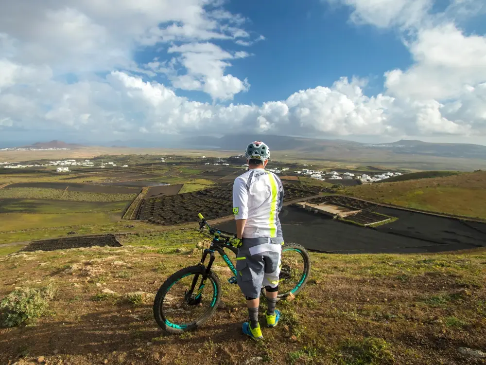 Lanzarote – Land of the Volcanoes Illustrative image, AI-generated or AI-modified: Lanzarote – Land of the Volcanoes