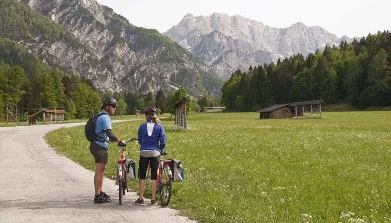 Pearls of Slovenia: Alpine Lakes and Valleys Illustrative image, AI-generated or AI-modified: Pearls of Slovenia: Alpine Lakes and Valleys