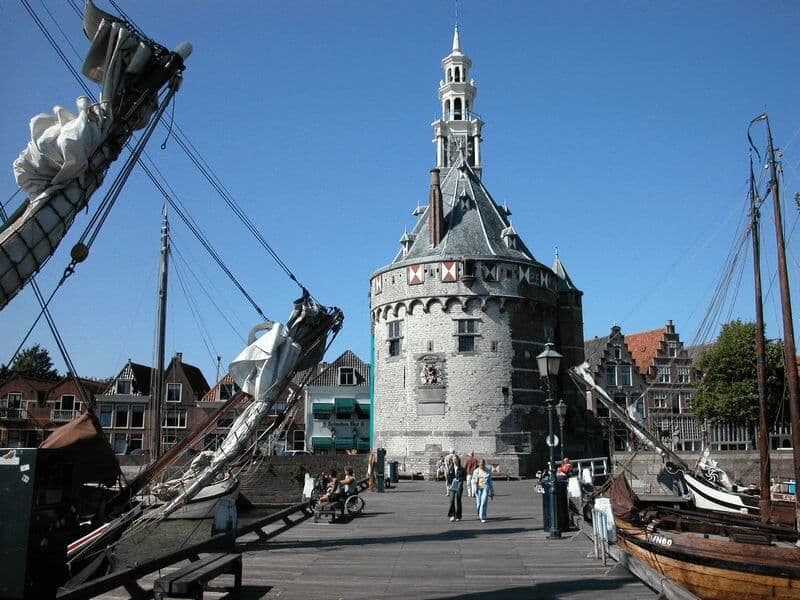 Holland Tulip Tour by Sail and Bike Illustrative image, AI-generated or AI-modified: Holland Tulip Tour by Sail and Bike
