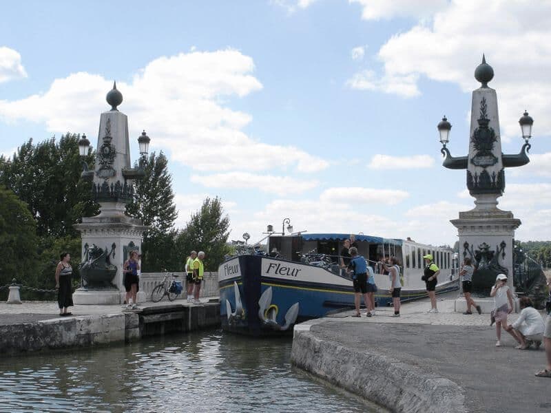 Montargis to Paris: Loing Valley by Barge and Bike montargis-paris-loing-valley-barge-bike