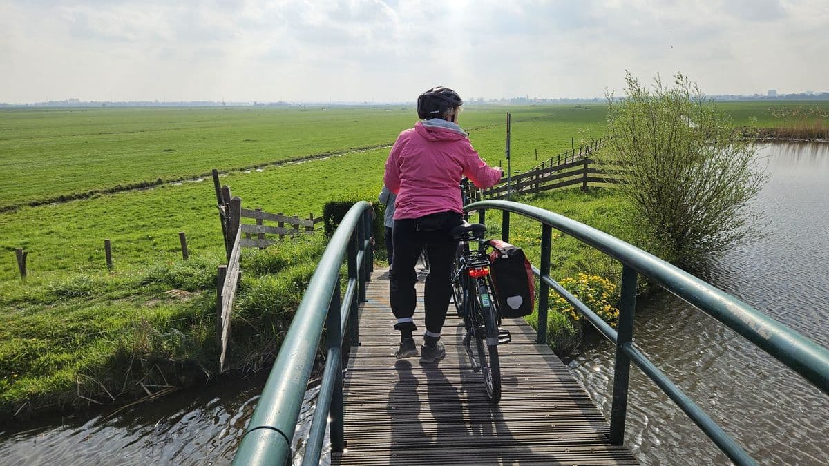Tulips & Windmills Deluxe: 9-Day Guided Bike & Boat in Holland tulips-windmills-deluxe-9-day-bike-boat-holland