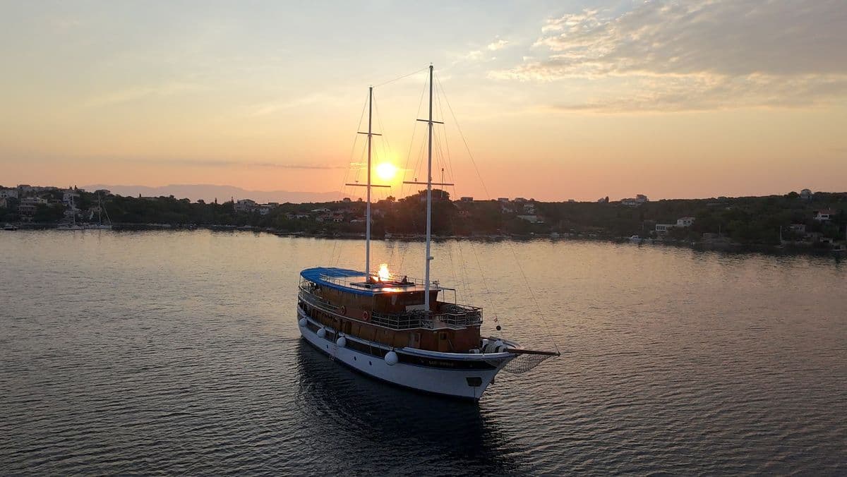 Croatia Family Adventure by Boat & Bike – Dalmatian Islands from Trogir croatia-family-boat-bike-dalmatian-islands