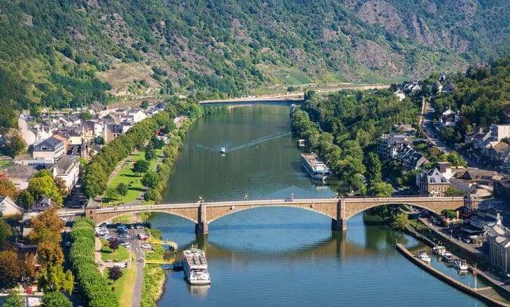 Rhine and Moselle by Boat and Bike: Koblenz to Koblenz Illustrative image, AI-generated or AI-modified: Rhine and Moselle by Boat and Bike: Koblenz to Koblenz