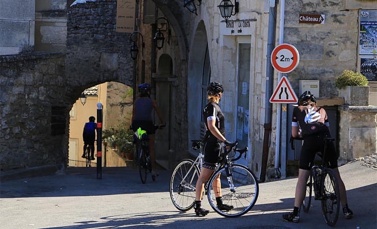 Provence and Luberon Cycling Tour Illustrative image, AI-generated or AI-modified: Provence and Luberon Cycling Tour