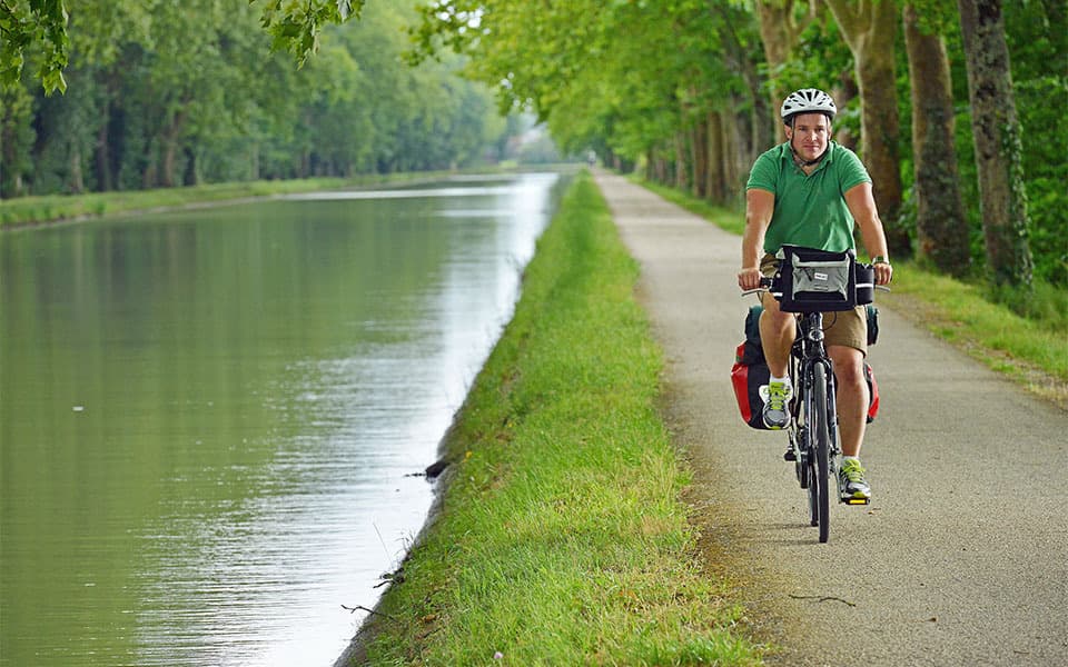 Canal de Garonne Cycling Tour Illustrative image, AI-generated or AI-modified: Canal de Garonne Cycling Tour