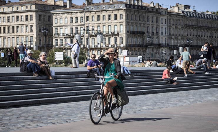 La Rochelle to Bordeaux Bike Tour Illustrative image, AI-generated or AI-modified: La Rochelle to Bordeaux Bike Tour